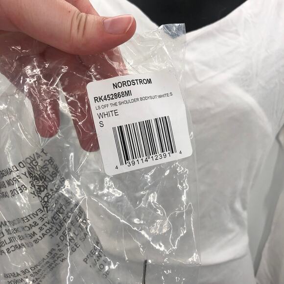 Abound Womens Off The Shoulder Wrap Bodysuits  Long Sleeve White Size Small NWT - Picture 6 of 9